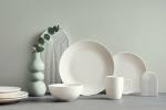 Посуда 2026: от цвета года до фактур — что ставить на стол, чтобы быть в тренде!